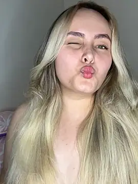 Rositafresitaa online show from July 13, 2026, 2:47 am