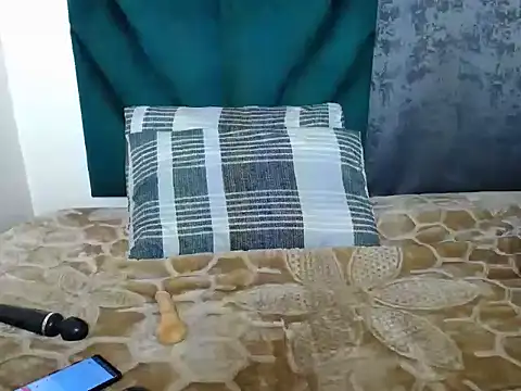 -pussy lover  online show from June 11, 2026, 5:49 am