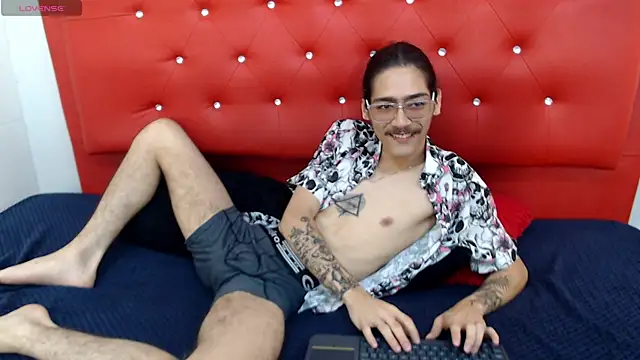 Snapshot of bigcock_robert chatting on June 10, 2026, 7:24 pm bigcock robert online show from June 10, 2026, 7:24 pm