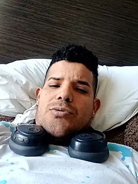 carlos0204 online show from June 8, 2026, 1:33 pm