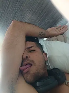 carlos0204 online show from June 11, 2026, 5:22 pm