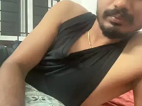 Snapshot of NAVIN0001 chatting on August 5, 2026, 9:39 pm NAVIN0001 online show from August 5, 2026, 9:39 pm