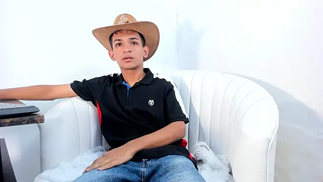 littlecum18 online show from June 9, 2026, 11:22 am