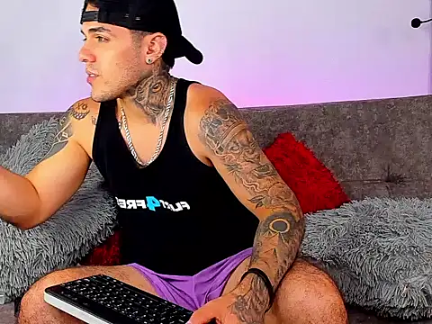 Austin Rayne online show from July 10, 2026, 3:33 am
