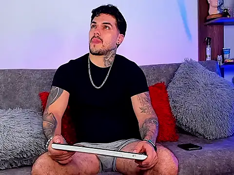 Austin Rayne online show from August 1, 2026, 3:39 am