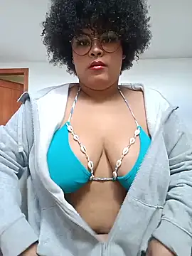 Snapshot of Lolacurly69 chatting on June 14, 2026, 5:26 pm Lolacurly69 online show from June 14, 2026, 5:26 pm