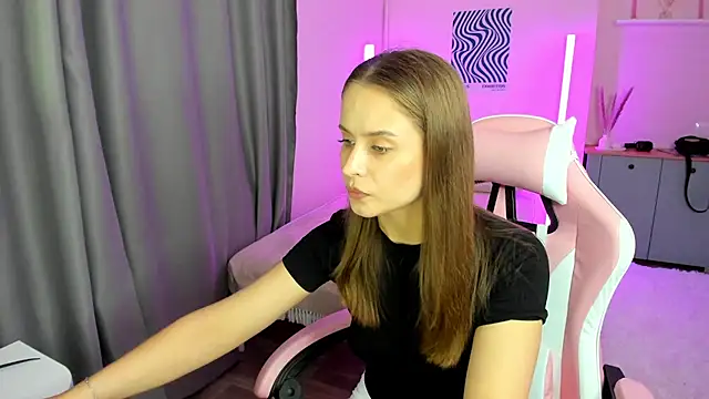LeslieAarons online show from June 11, 2026, 9:29 am