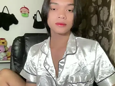 Justine0419 online show from June 19, 2026, 4:55 pm