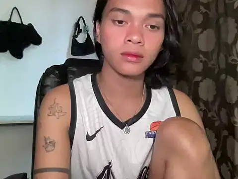 Justine0419 online show from July 12, 2026, 9:33 am