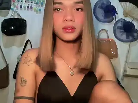 Justine0419 online show from July 29, 2026, 5:33 pm