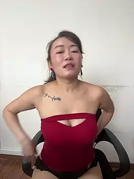 mollymm online show from June 18, 2026, 2:56 am
