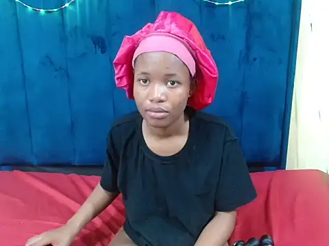 Snapshot of HotCreamyTea chatting on June 11, 2026, 12:32 am HotCreamyTea online show from June 11, 2026, 12:32 am