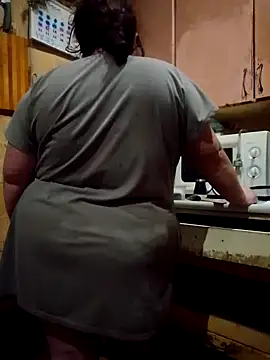 Snapshot of oksana72 chatting on February 17, 2026, 8:37 pm oksana72 online show from February 17, 2026, 8:37 pm