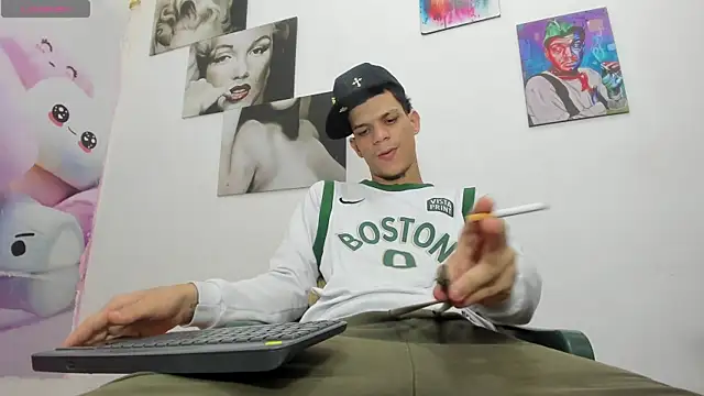 big hot boy  online show from June 10, 2026, 8:30 pm