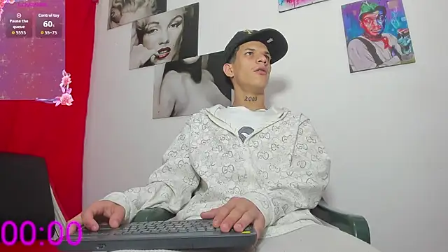 big hot boy  online show from June 11, 2026, 7:45 pm