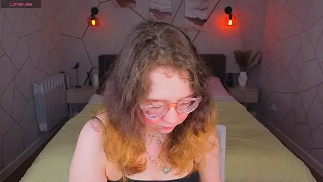 Aleks-casterrr online show from June 15, 2026, 5:04 pm