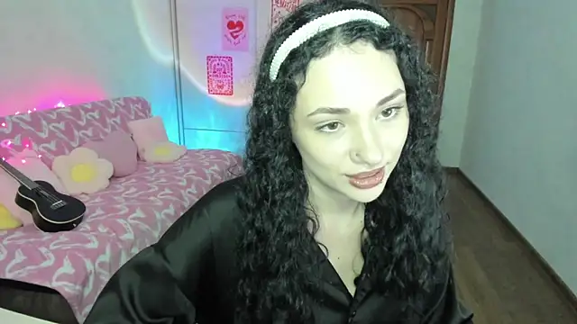 Snapshot of elisskriter chatting on June 23, 2026, 12:36 pm elisskriter online show from June 23, 2026, 12:36 pm