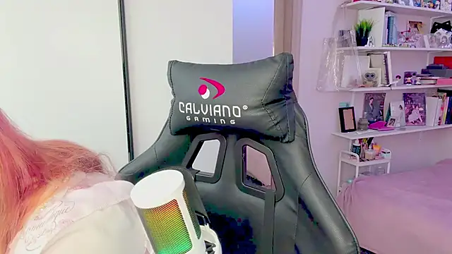 CutieSiesta online show from June 10, 2026, 12:37 pm