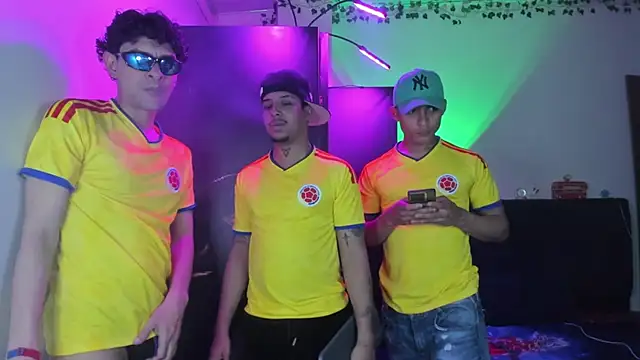 Boys Benkosky online show from June 10, 2026, 11:03 pm