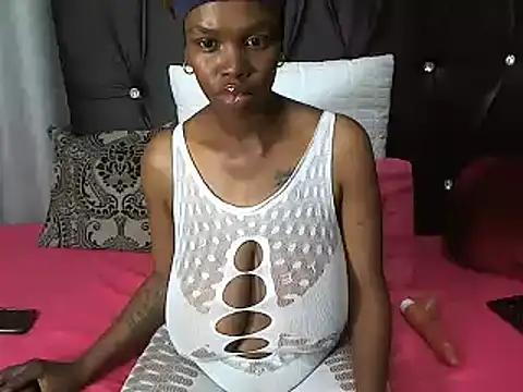 Snapshot of Leandra_2 chatting on June 10, 2026, 10:41 pm Leandra 2 online show from June 10, 2026, 10:41 pm