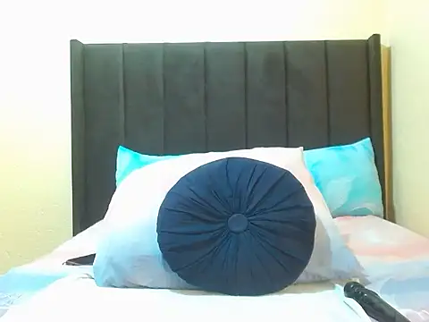 NaughtyLuux12 online show from June 12, 2026, 5:45 pm