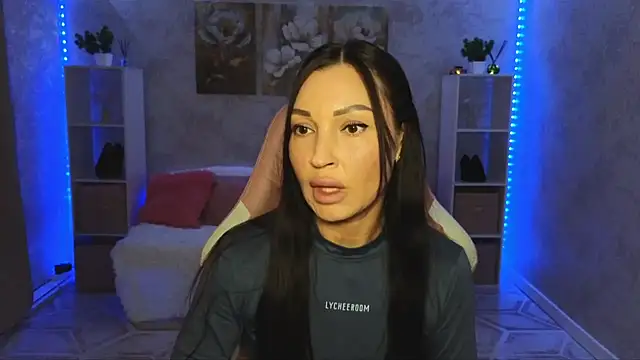 NikoleMills online show from July 13, 2026, 6:49 am
