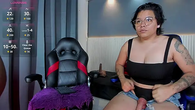 Snapshot of Paradisselaa chatting on June 10, 2026, 12:48 pm Paradisselaa online show from June 10, 2026, 12:48 pm