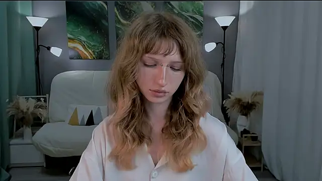 molly san  online show from June 17, 2026, 4:19 pm