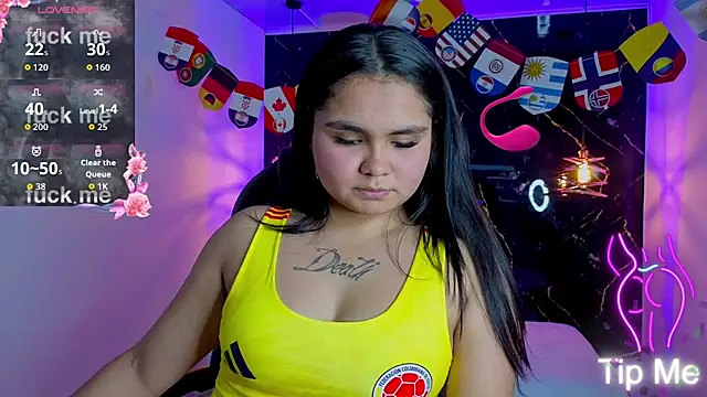 TifanyRoseX online show from June 25, 2026, 8:02 pm