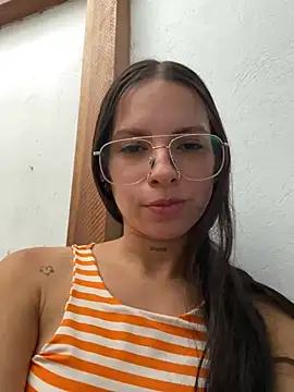 Snapshot of miimii_lovee chatting on June 23, 2026, 7:34 pm miimii lovee online show from June 23, 2026, 7:34 pm