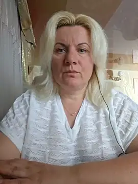VikaRaine555 online show from June 16, 2026, 7:05 pm