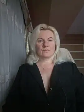 VikaRaine555 online show from June 19, 2026, 8:34 pm