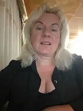 VikaRaine555 online show from July 5, 2026, 8:38 pm