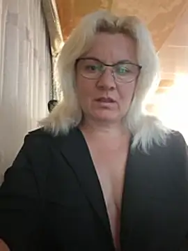 VikaRaine555 online show from July 10, 2026, 7:27 pm