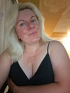 VikaRaine555 online show from July 16, 2026, 8:15 pm