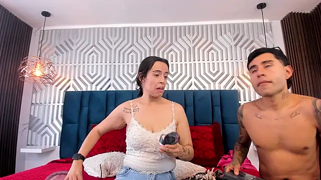 MiaAndAaron- online show from July 28, 2026, 5:23 pm