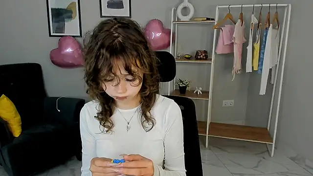 Annette Bell online show from June 15, 2026, 1:57 pm