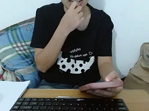 Snapshot of ThuyTien279 chatting on July 8, 2026, 4:00 pm ThuyTien279 online show from July 8, 2026, 4:00 pm