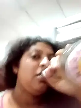 Snapshot of officequeen chatting on June 11, 2026, 5:55 pm officequeen online show from June 11, 2026, 5:55 pm