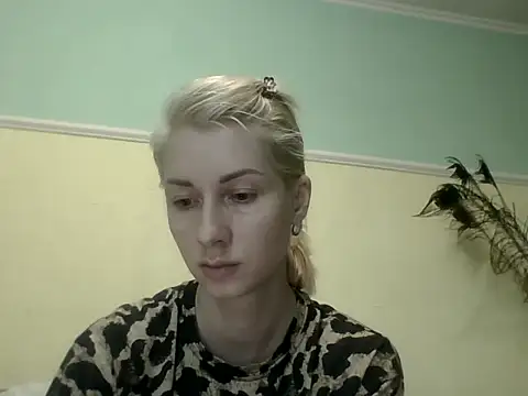 AmberandBlond online show from June 14, 2026, 3:25 pm