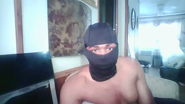 Snapshot of Midnight_gator chatting on June 13, 2026, 9:02 pm Midnight gator online show from June 13, 2026, 9:02 pm