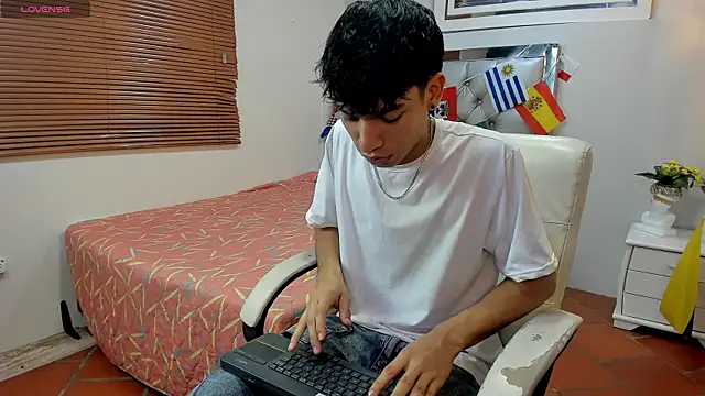 Snapshot of Jake_Falcon chatting on July 15, 2026, 11:26 am Jake Falcon online show from July 15, 2026, 11:26 am