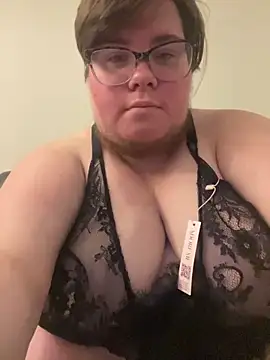 Snapshot of femboyphoenix chatting on June 12, 2026, 1:59 am femboyphoenix online show from June 12, 2026, 1:59 am