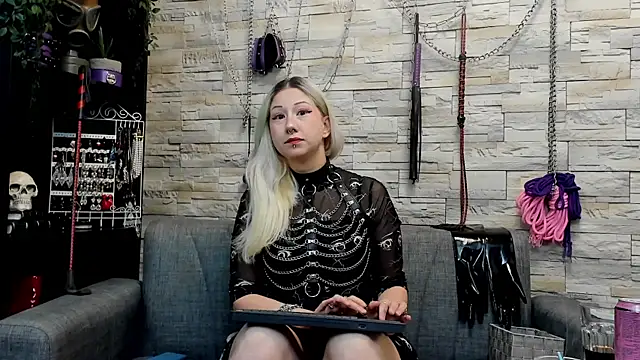 Miss Kaz online show from July 11, 2026, 12:57 am