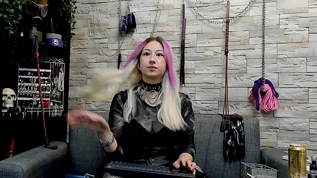 Miss Kaz online show from July 26, 2026, 12:30 am