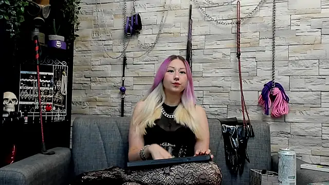 Miss Kaz online show from July 27, 2026, 11:56 pm