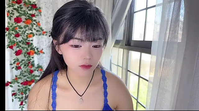 inlkitten online show from July 19, 2026, 3:54 am