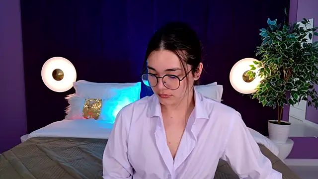 Snapshot of MaddieMeyer chatting on July 16, 2026, 3:45 am MaddieMeyer online show from July 16, 2026, 3:45 am