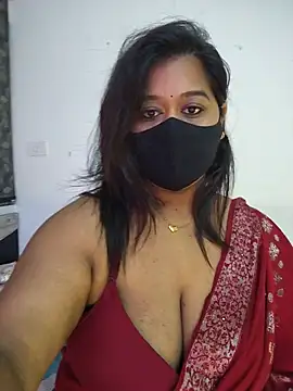 Snapshot of beauty_lisa- chatting on July 12, 2026, 1:35 pm beauty lisa- online show from July 12, 2026, 1:35 pm