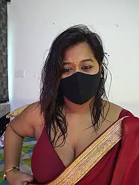 Snapshot of beauty_lisa- chatting on July 13, 2026, 8:39 am beauty lisa- online show from July 13, 2026, 8:39 am